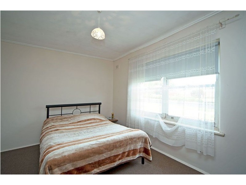 10 Coleridge Crescent, Clearview SA 5085