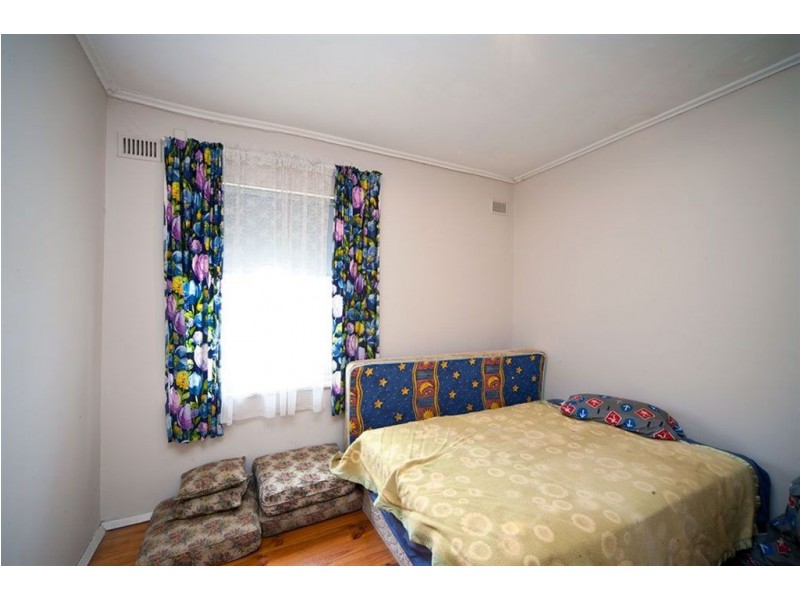 10 Coleridge Crescent, Clearview SA 5085