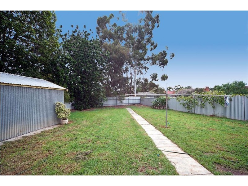 10 Coleridge Crescent, Clearview SA 5085