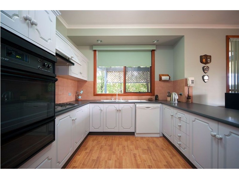 2 Highwood Court, Aberfoyle Park SA 5159