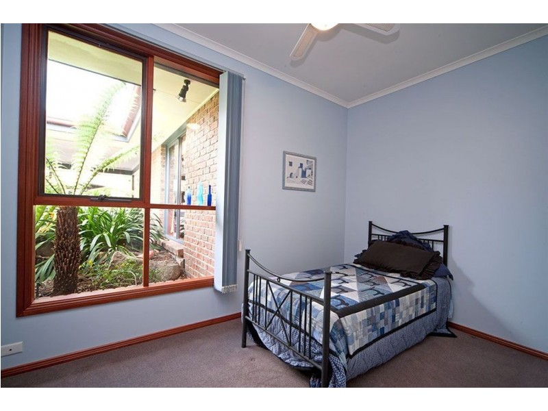 2 Highwood Court, Aberfoyle Park SA 5159