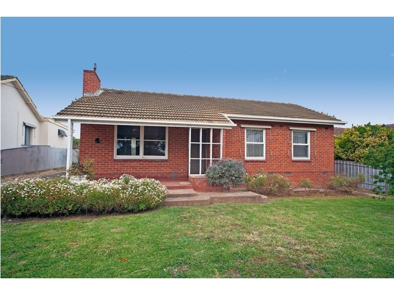 9 Walton Avenue, Clearview SA 5085