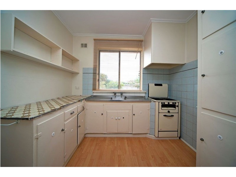 9 Walton Avenue, Clearview SA 5085