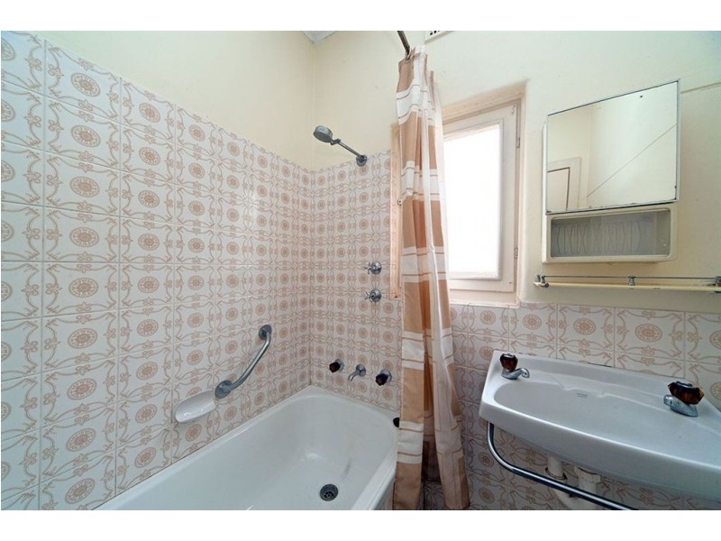 9 Walton Avenue, Clearview SA 5085