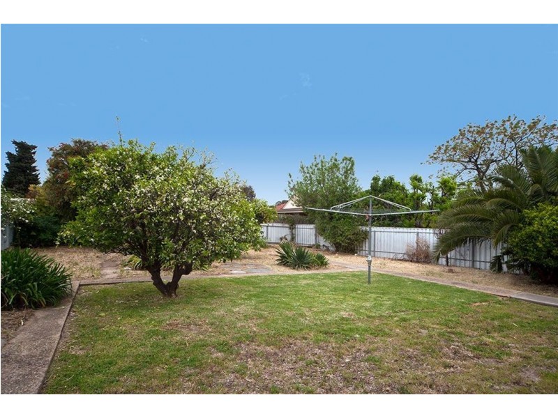 9 Walton Avenue, Clearview SA 5085