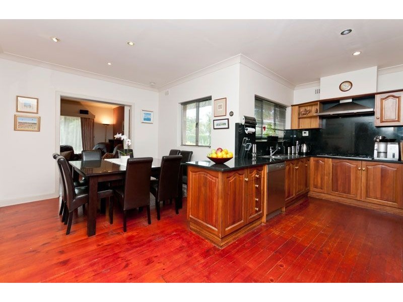 77 Angas Ave, Vale Park SA 5081