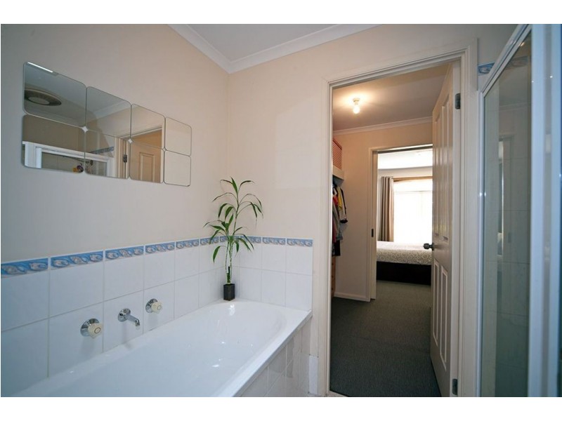 15A Vasey Street, Greenacres SA 5086