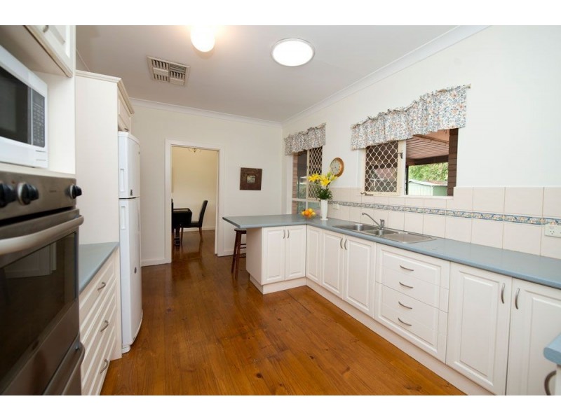 11 Harris Road, Vale Park SA 5081
