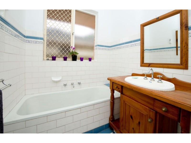 11 Harris Road, Vale Park SA 5081
