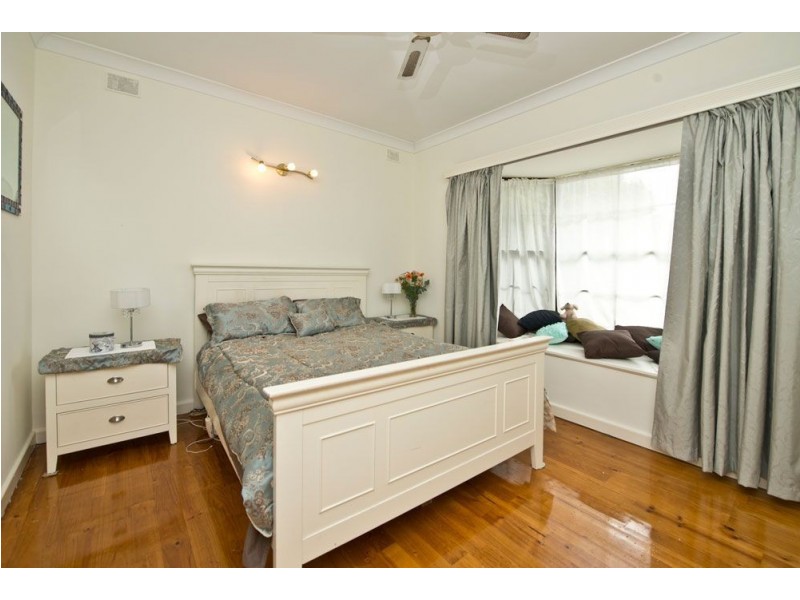 11 Harris Road, Vale Park SA 5081