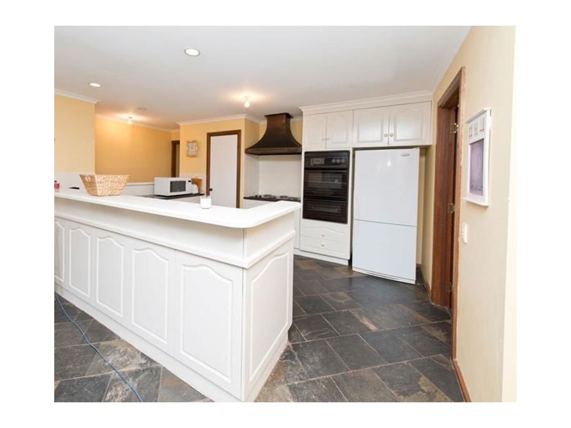 10 Chertsey Court, Wynn Vale SA 5127