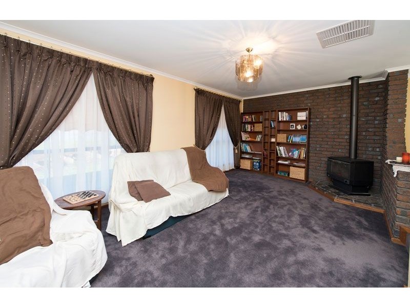 10 Chertsey Court, Wynn Vale SA 5127