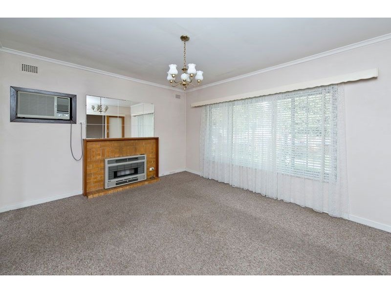 8 Harris Road, Vale Park SA 5081