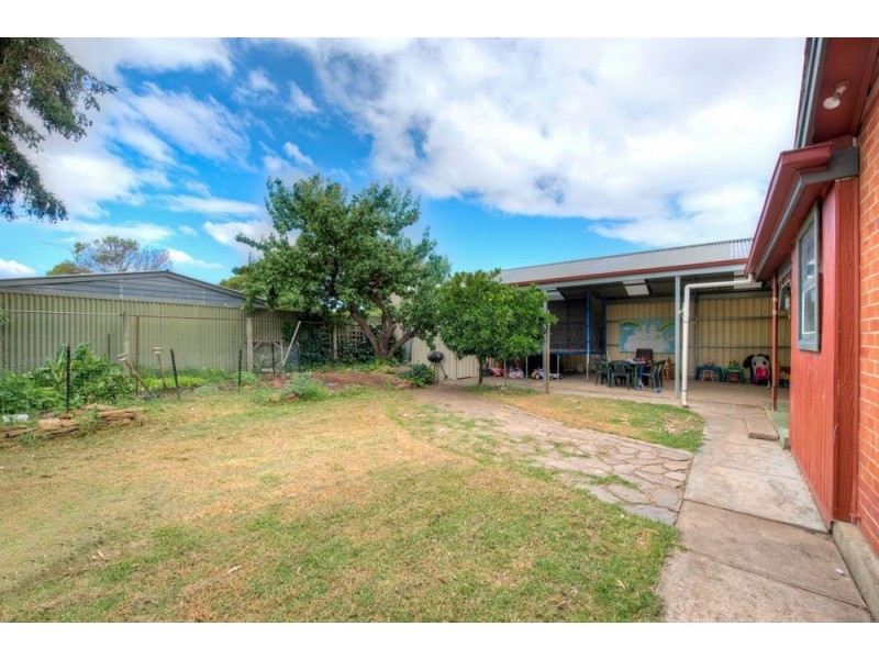 8 Stuart Street, Dernancourt SA 5075