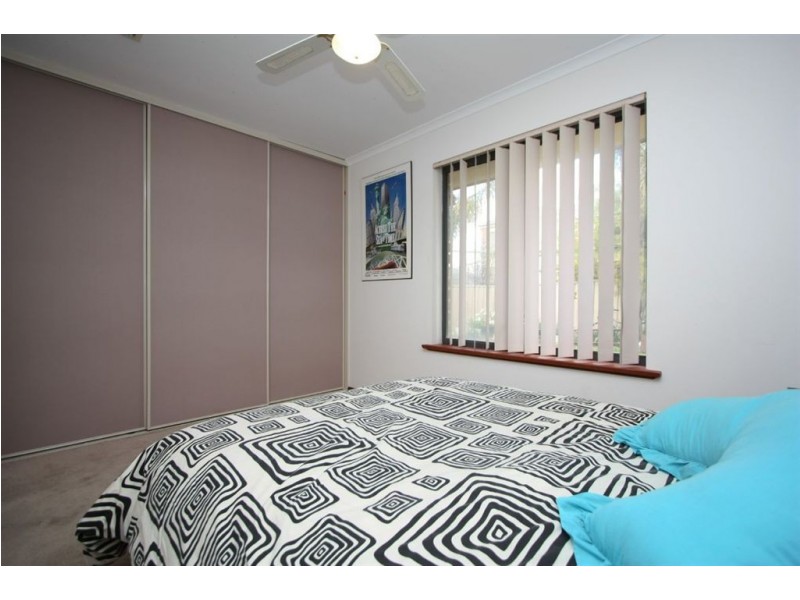 26 Farnborough Street, Oakden SA 5086