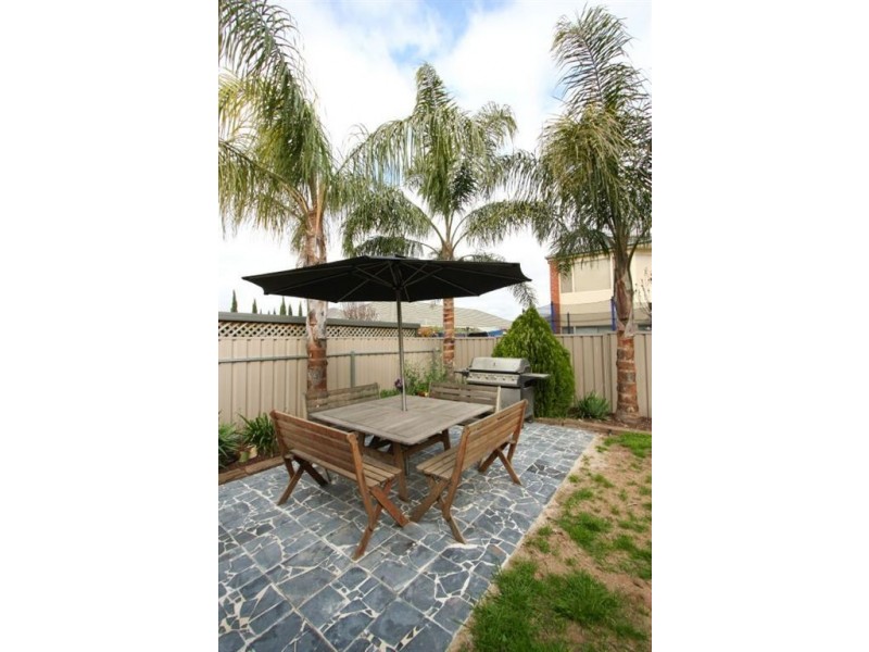 26 Farnborough Street, Oakden SA 5086