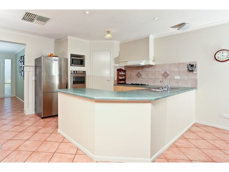 2 Parkview Drive, Oakden SA 5086