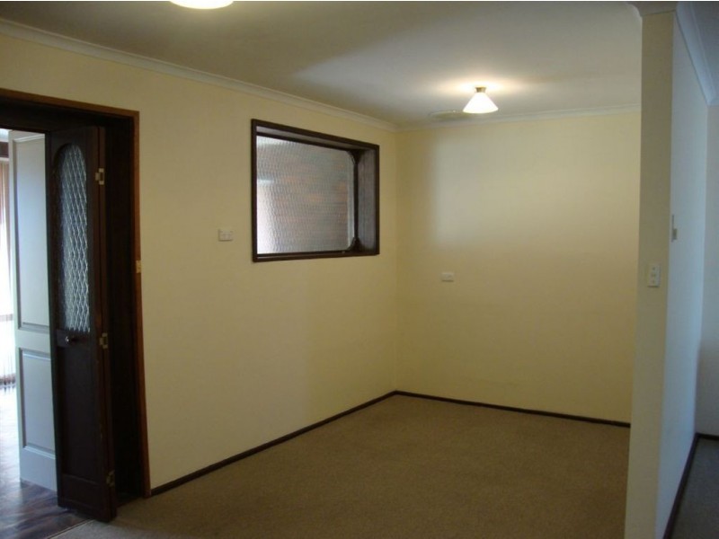 1 Barton Crescent, Burton SA 5110