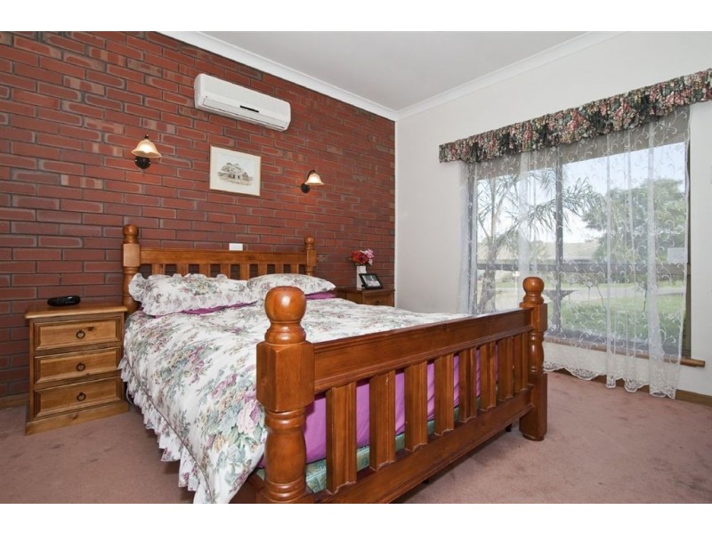 24 Baraga Grove, Modbury Heights SA 5092