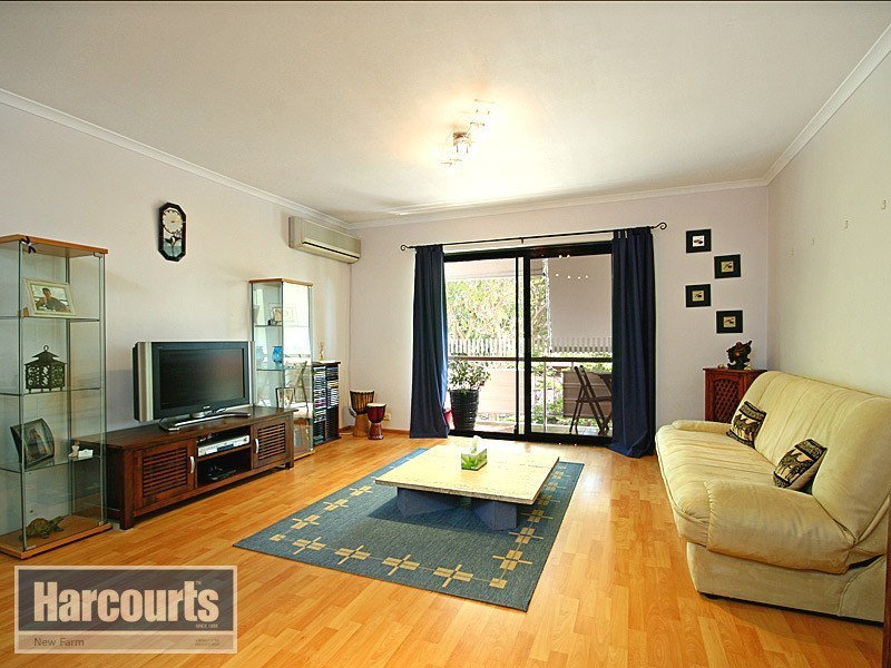 2/8 Lisson Grove, Wooloowin QLD 4030