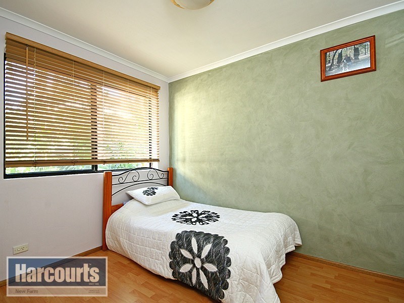 2/8 Lisson Grove, Wooloowin QLD 4030