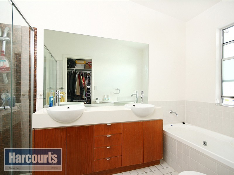 16/45 Doggett Street, Newstead QLD 4006