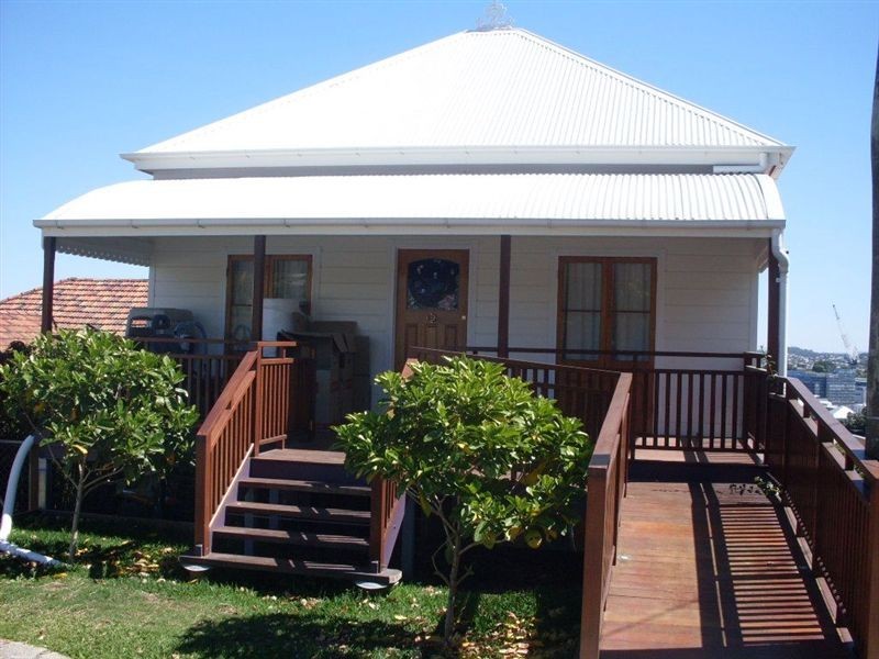 8 Teneriffe Drive, Newstead QLD 4006