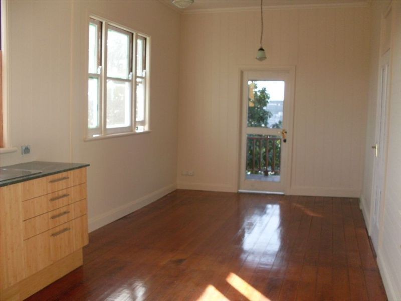 8 Teneriffe Drive, Newstead QLD 4006