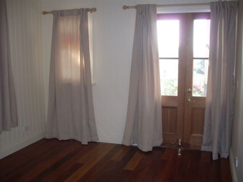 8 Teneriffe Drive, Newstead QLD 4006