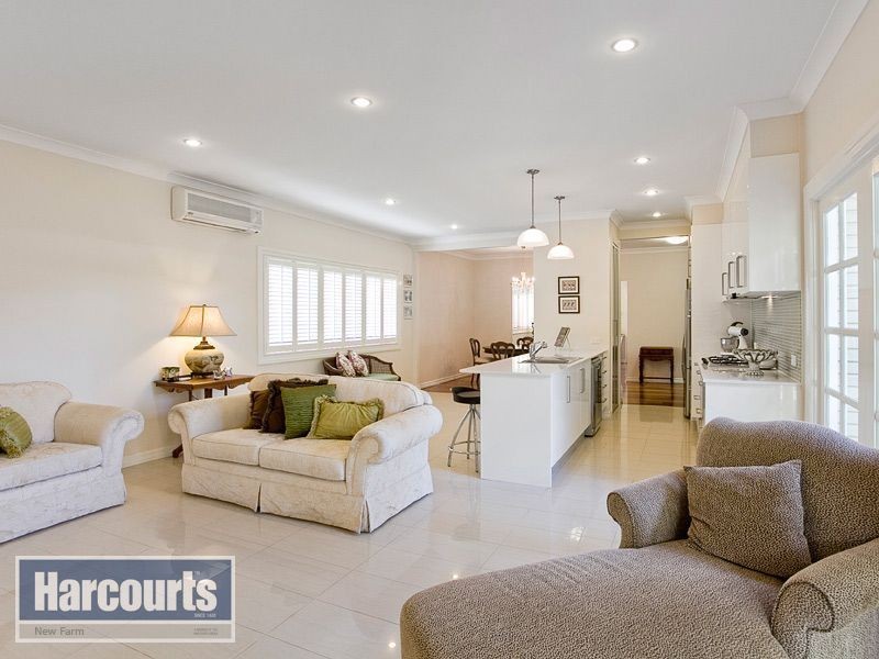 8 East Street, Kedron QLD 4031