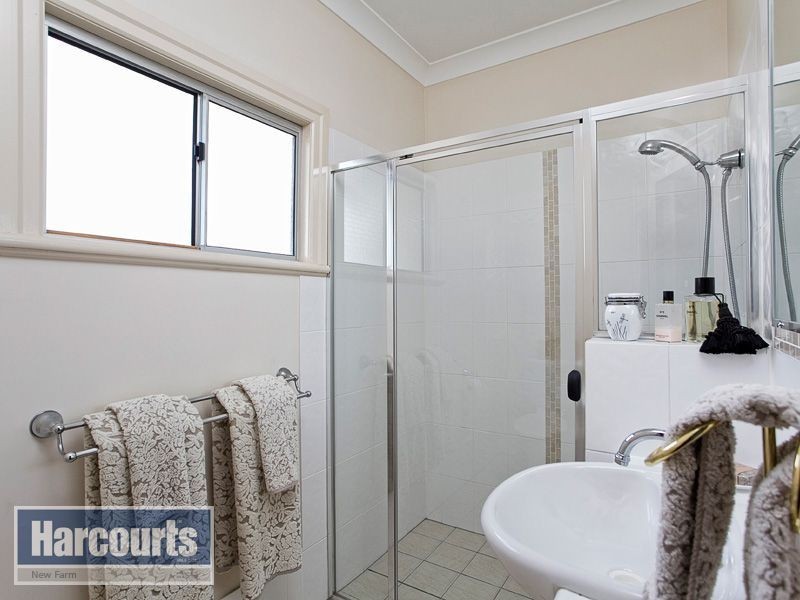 8 East Street, Kedron QLD 4031