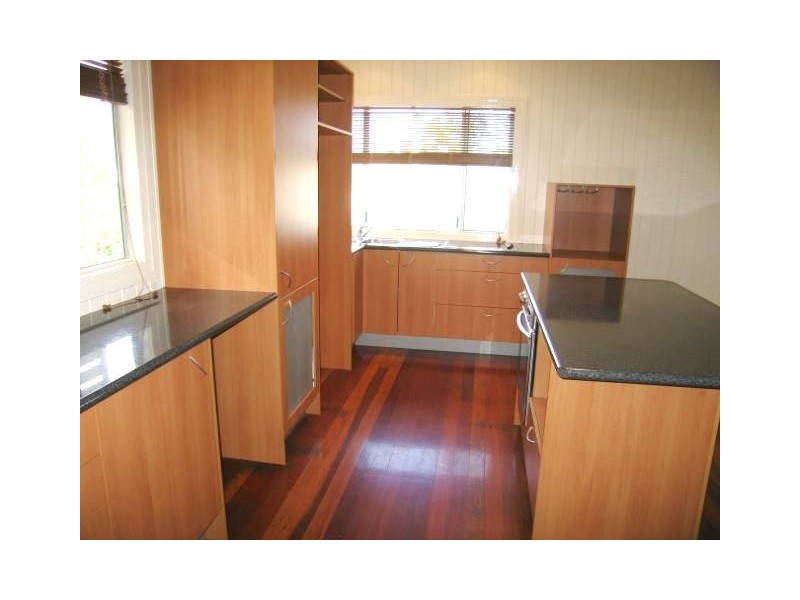 22 Uranus Ave, Seven Hills QLD 4170