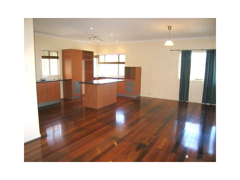 22 Uranus Ave, Seven Hills QLD 4170