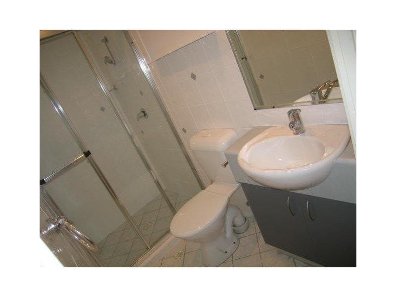 2/124 Sydney Street, New Farm QLD 4005