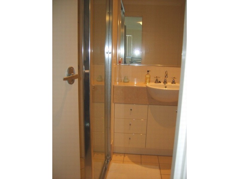 16/120 Commercial Road, Newstead QLD 4006