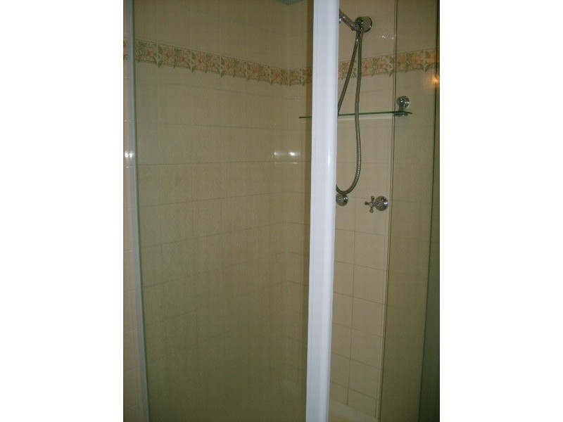 2/15 Roche Ave, Bowen Hills QLD 4006