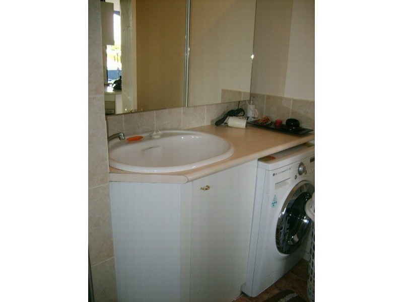 8/102-104 Sydney Street, New Farm QLD 4005