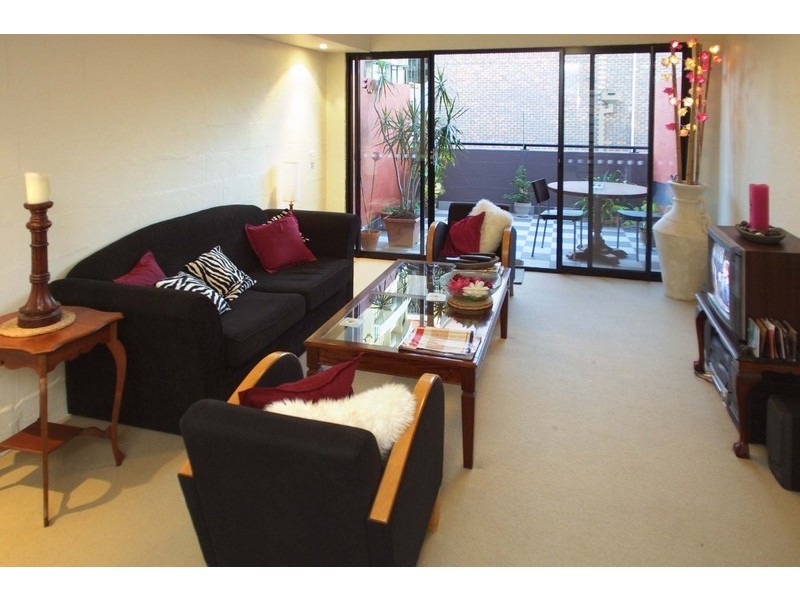 4/60 Raff Street, Brisbane QLD 4000