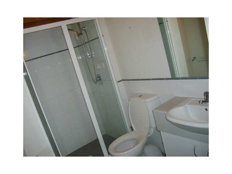 4/60 Raff Street, Brisbane QLD 4000