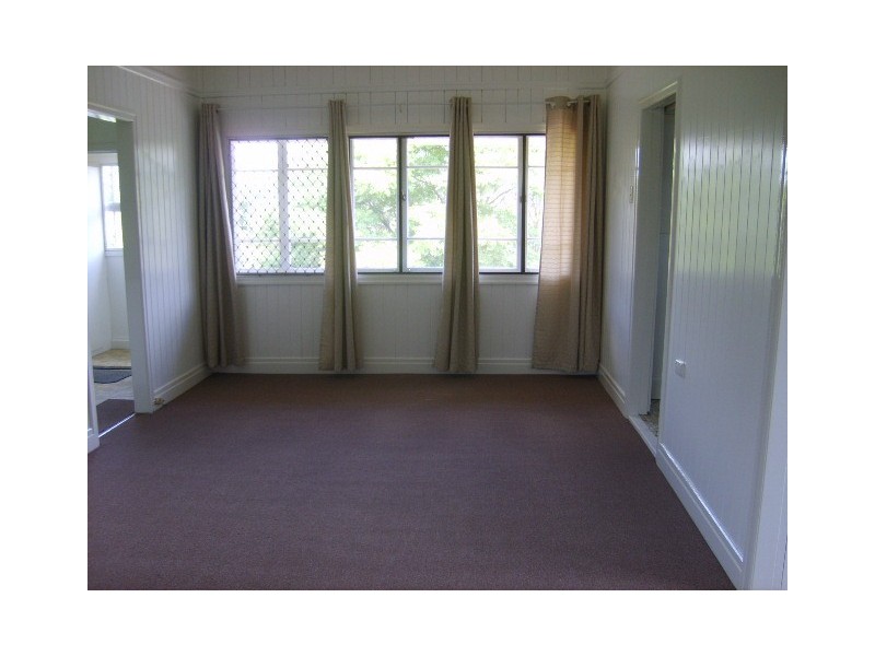 8 Clegg Pde, Newmarket QLD 4051