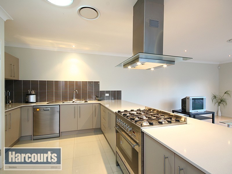 12 Patricia Drive, The Gap QLD 4061