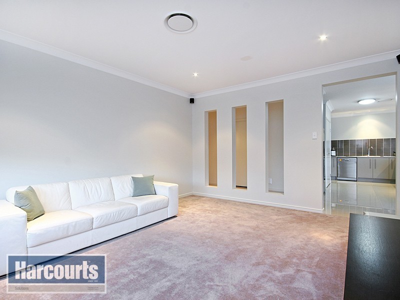 12 Patricia Drive, The Gap QLD 4061