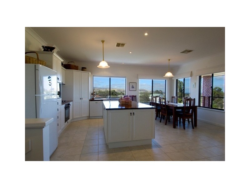 33 Mountain Avenue, Normanville SA 5204