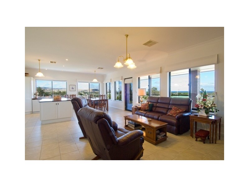 33 Mountain Avenue, Normanville SA 5204