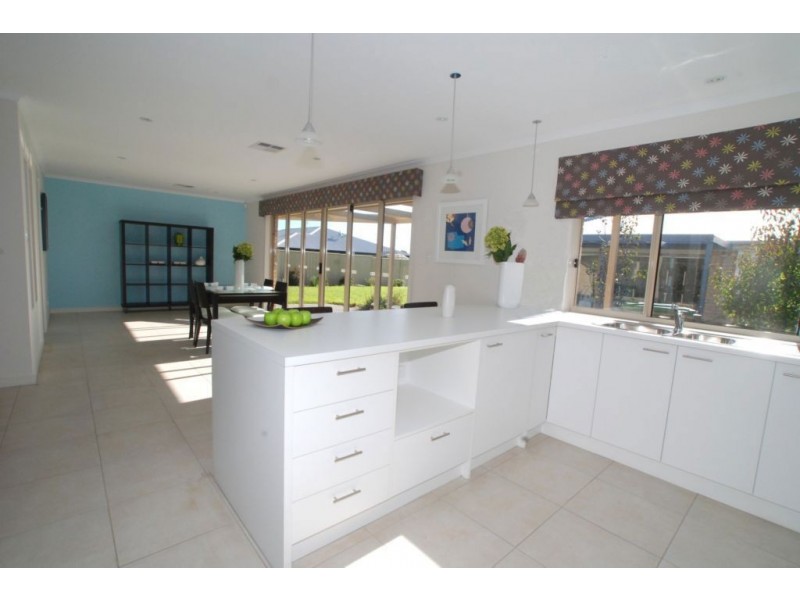 11 Basin Street, Aldinga Beach SA 5173