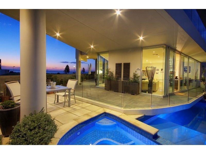 4/1 North Esplanade, Glenelg North SA 5045