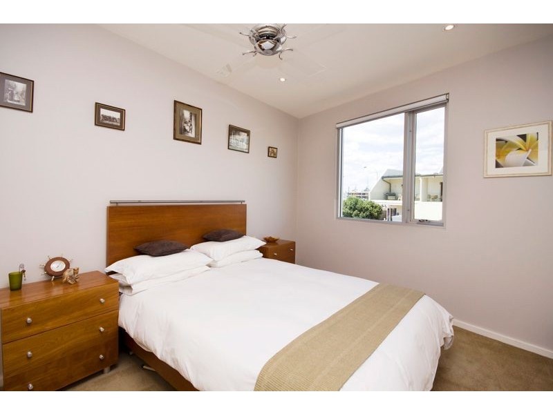 4/1 North Esplanade, Glenelg North SA 5045