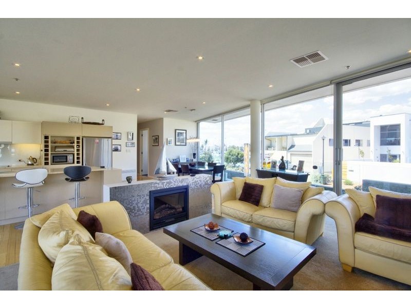 4/1 North Esplanade, Glenelg North SA 5045