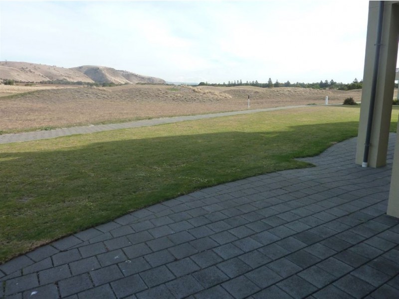 6 St Andrews Blvd, Normanville SA 5204