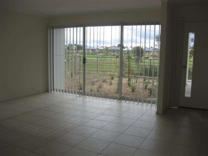 12 Goshawk Walk, Aldinga Beach SA 5173